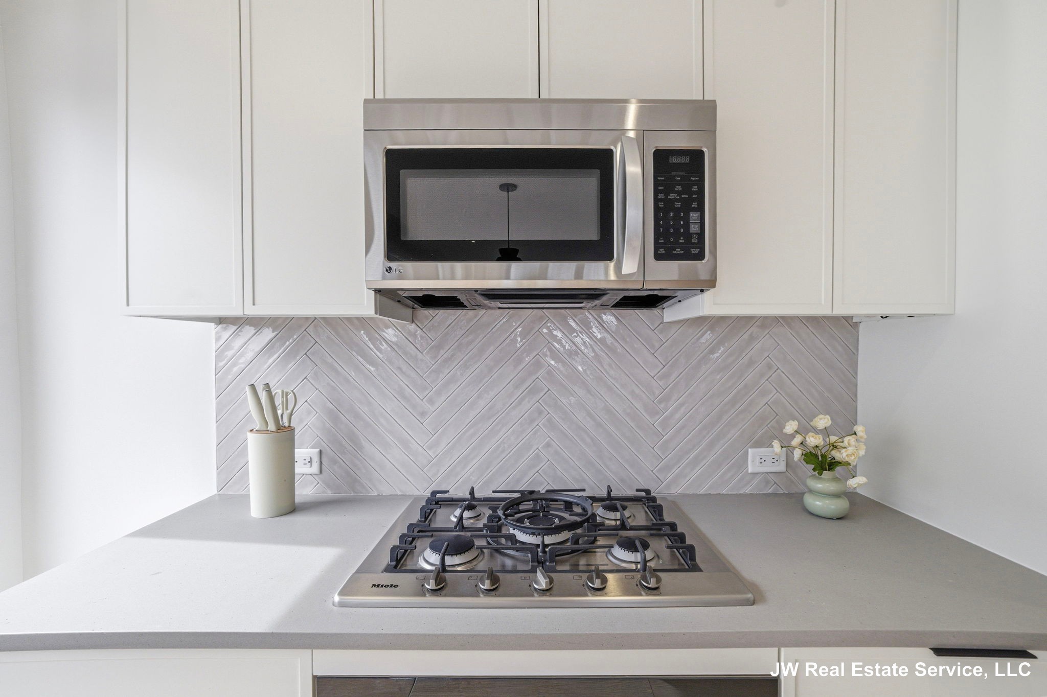 1 nevins hill way — Brighton