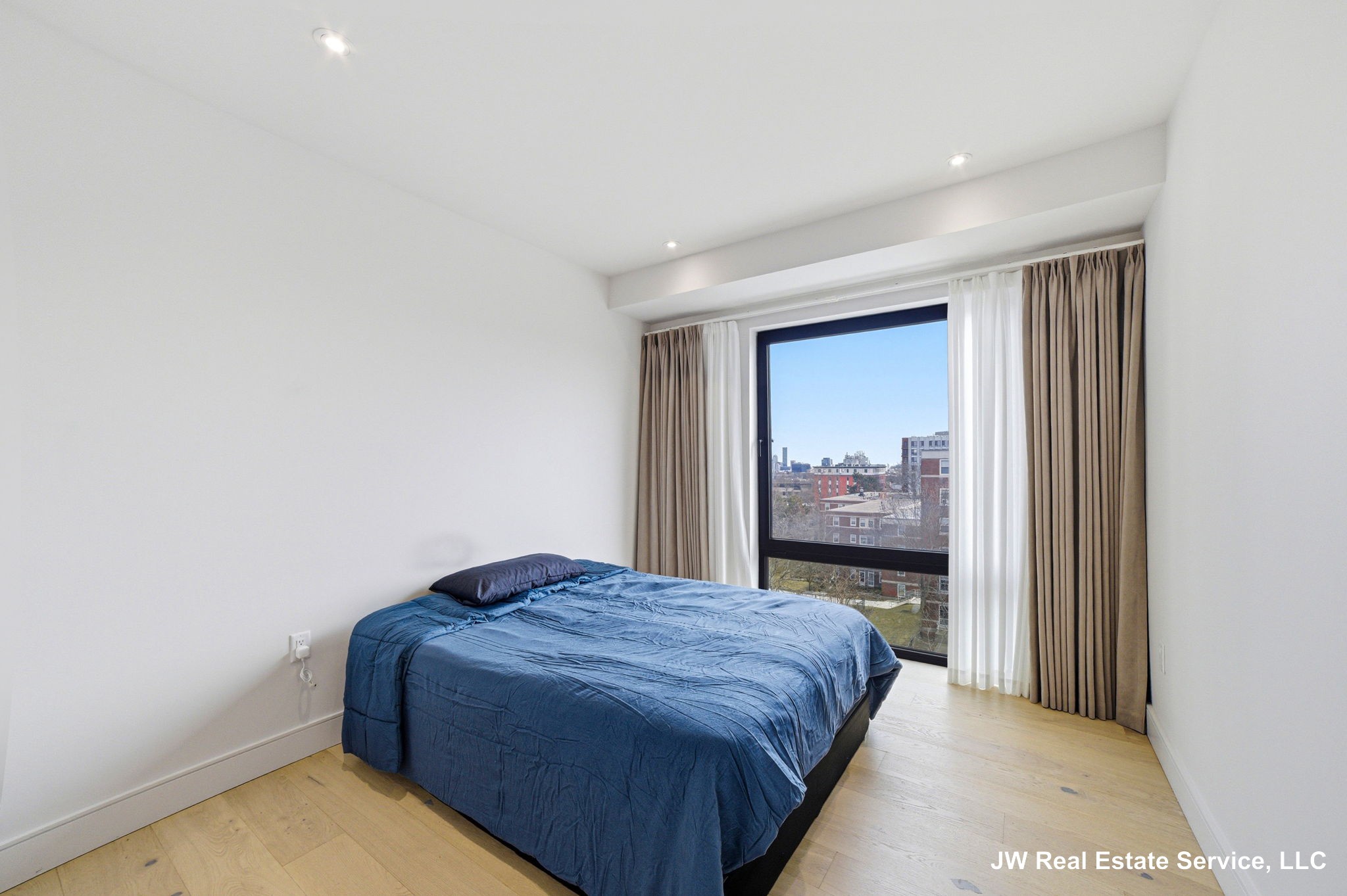 1 nevins hill way — Brighton