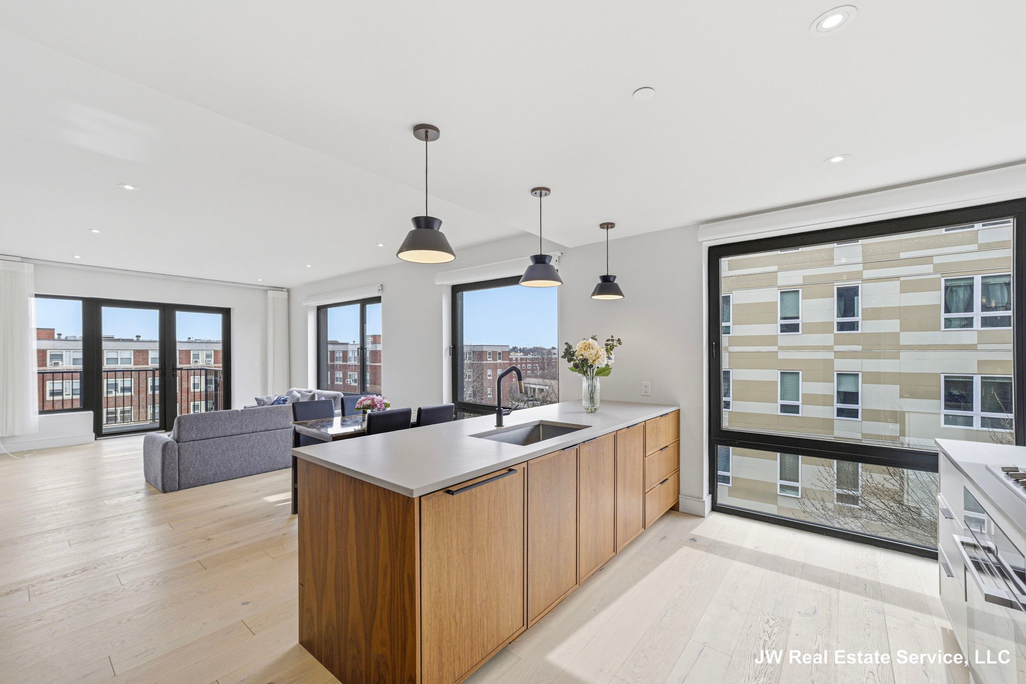 1 nevins hill way — Brighton