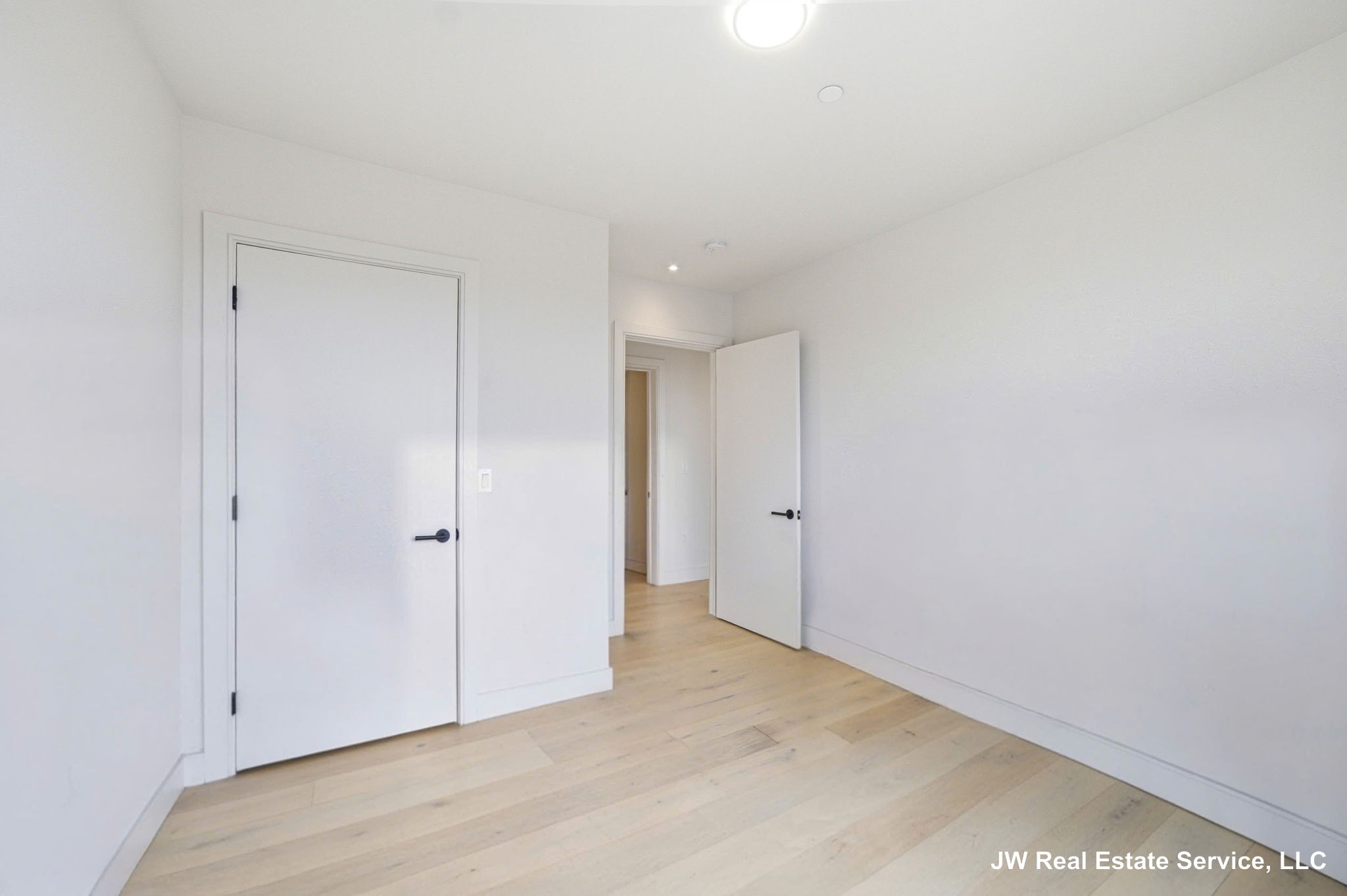 1 nevins hill way — Brighton