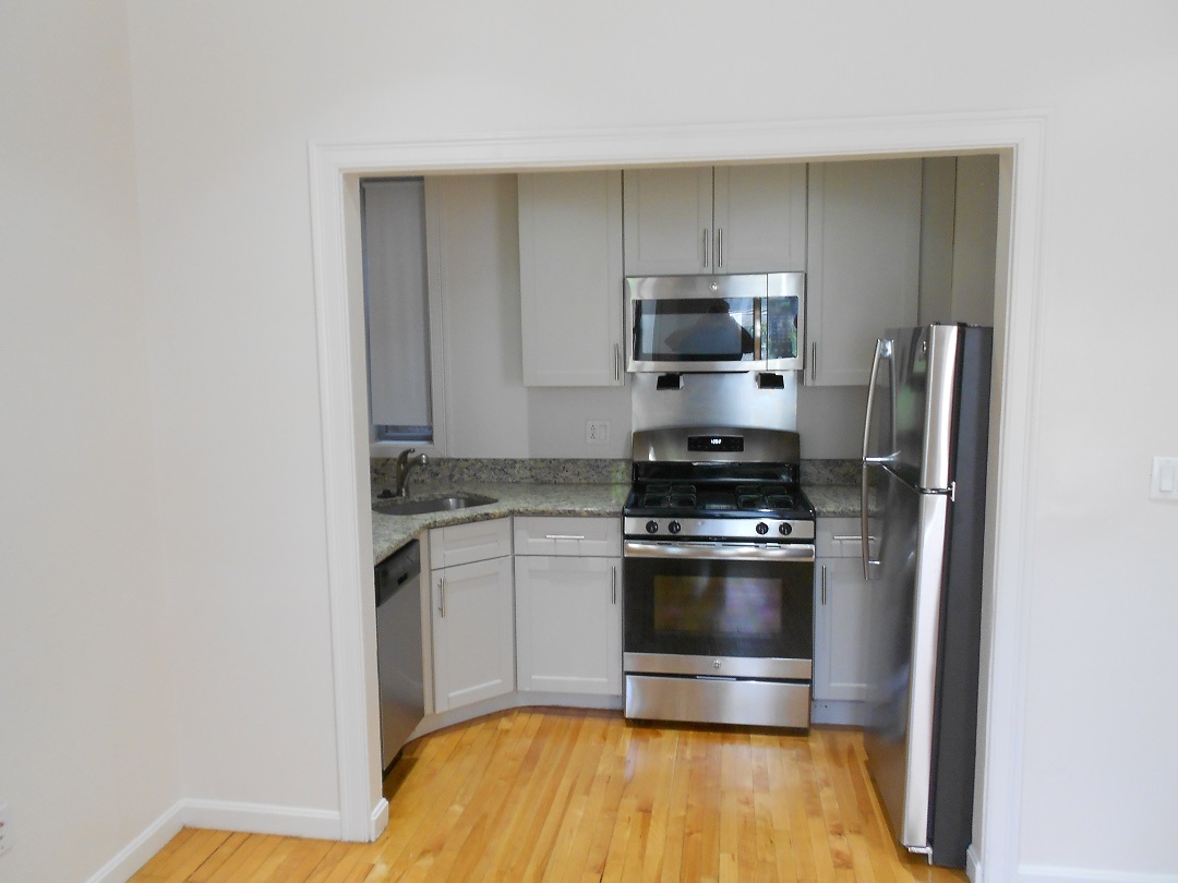 49 Burbank St, Fenway