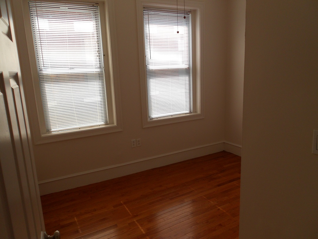 52 Burbank St, Fenway