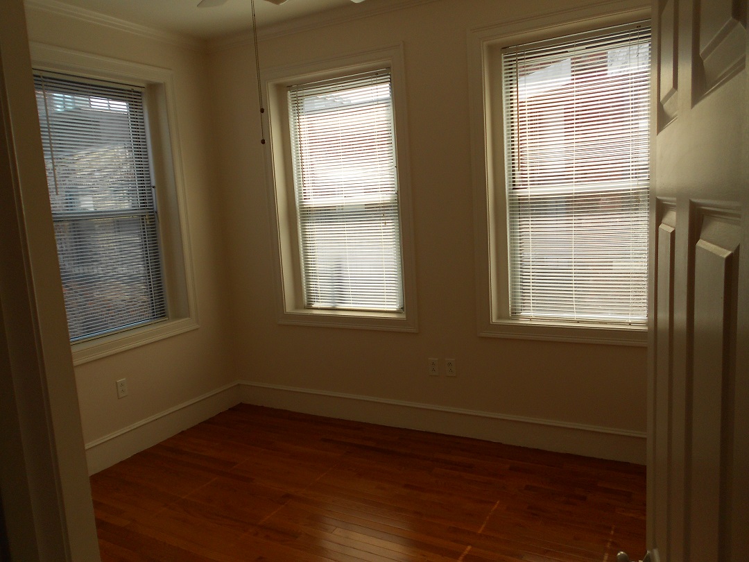 52 Burbank St, Fenway