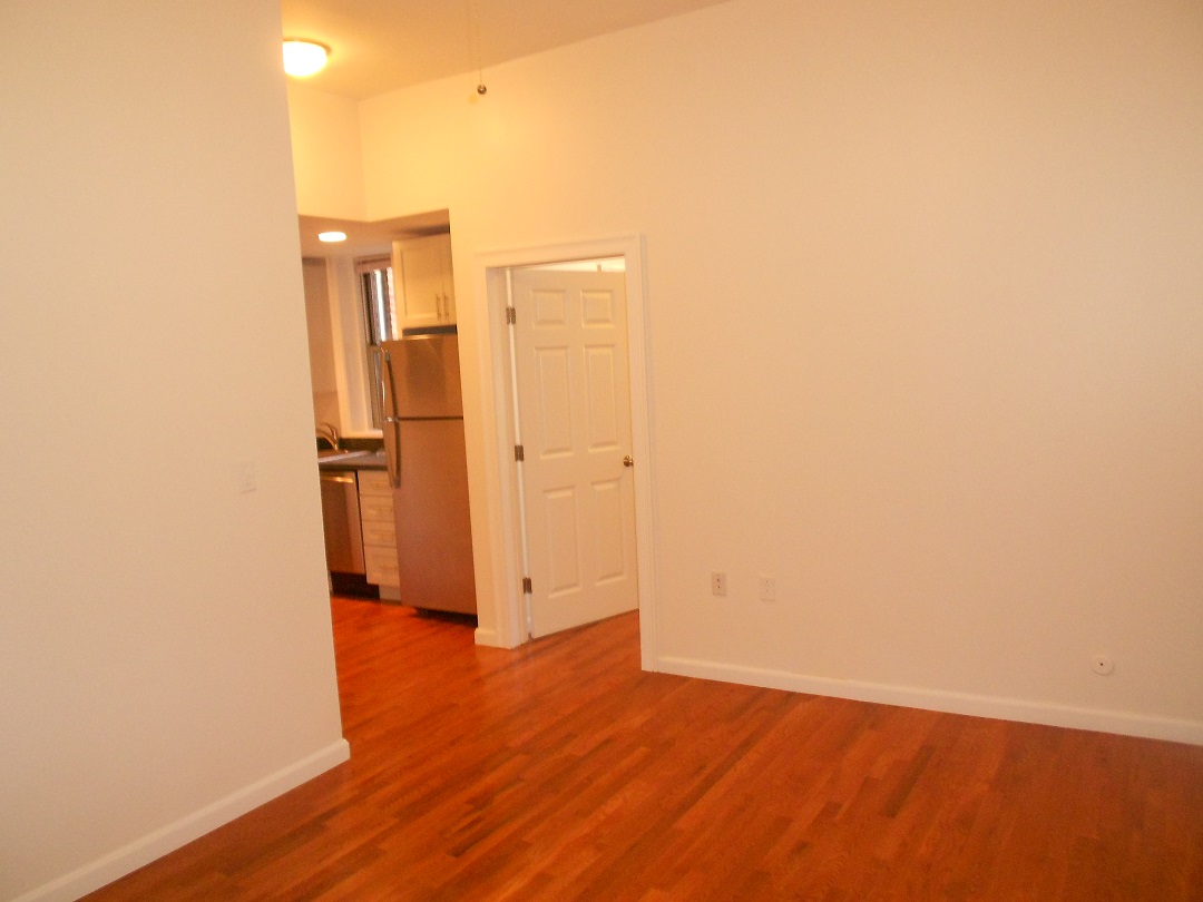 33 Edgerly Rd, Back Bay