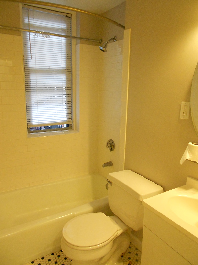 52 Burbank St, Fenway