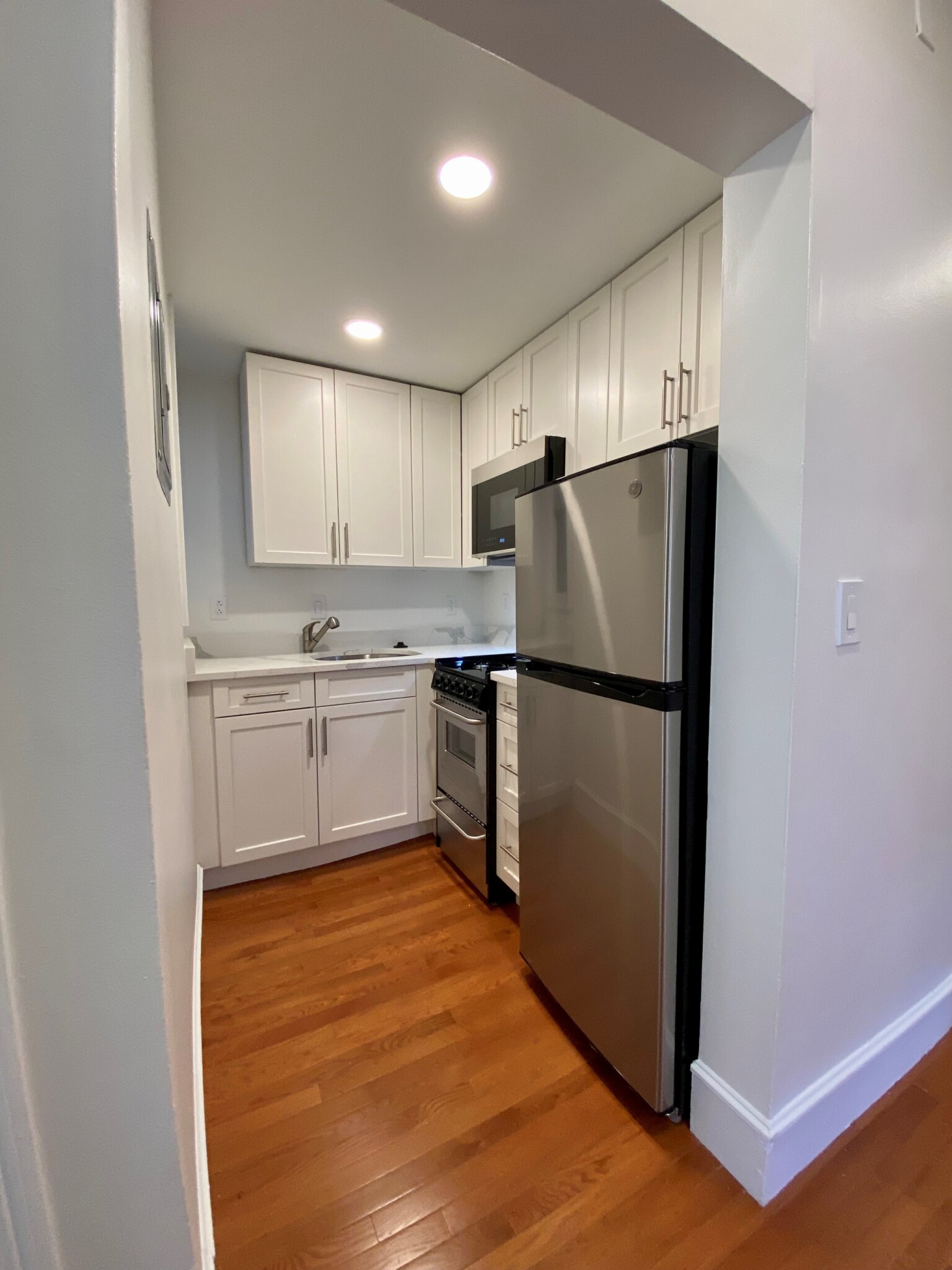 15 Edgerly Rd, Fenway