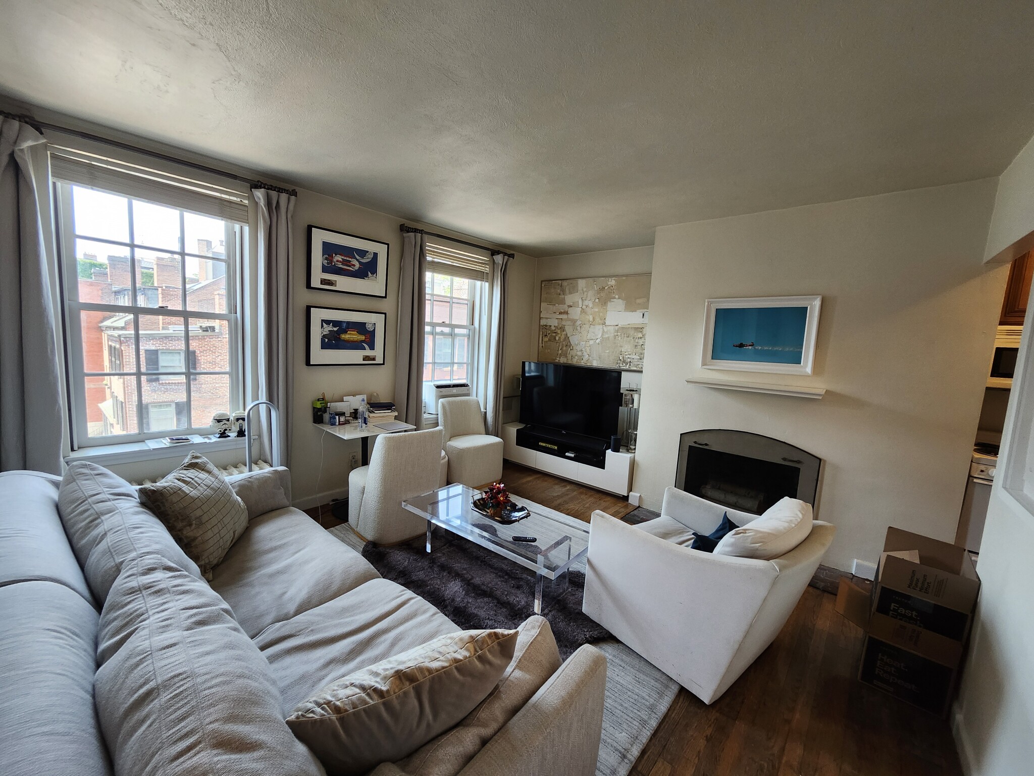 15 Joy St. - 2,400USD / month