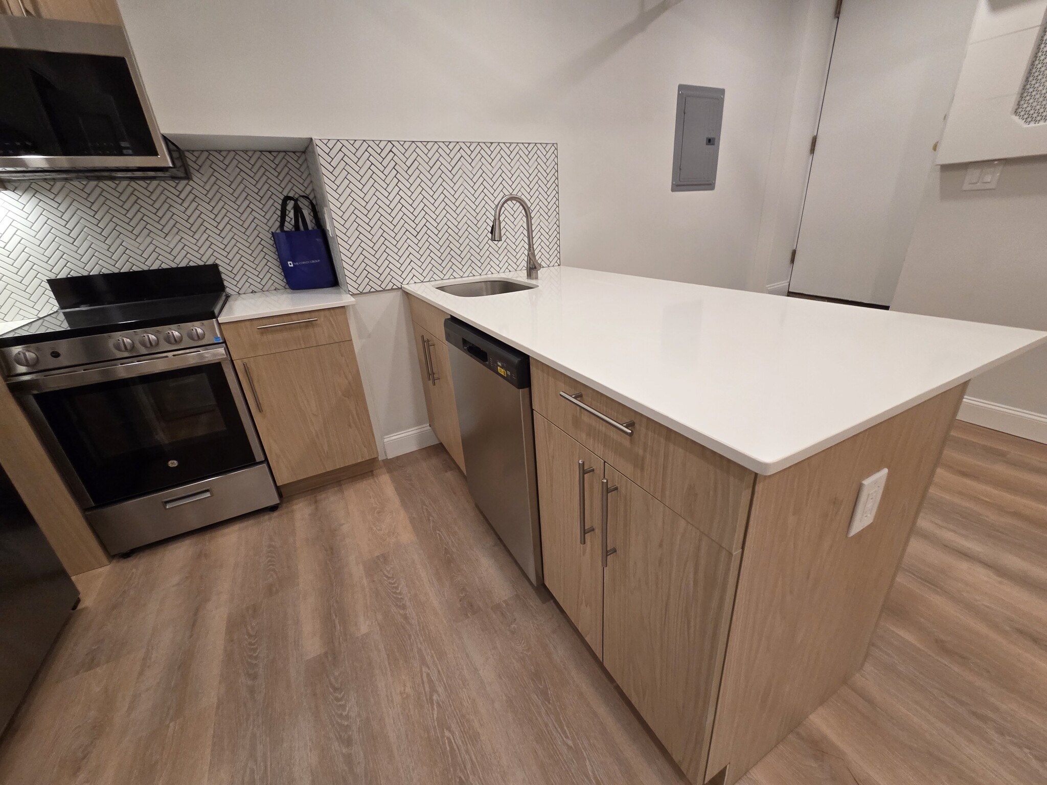 2 Joy St. - 2,800USD / month