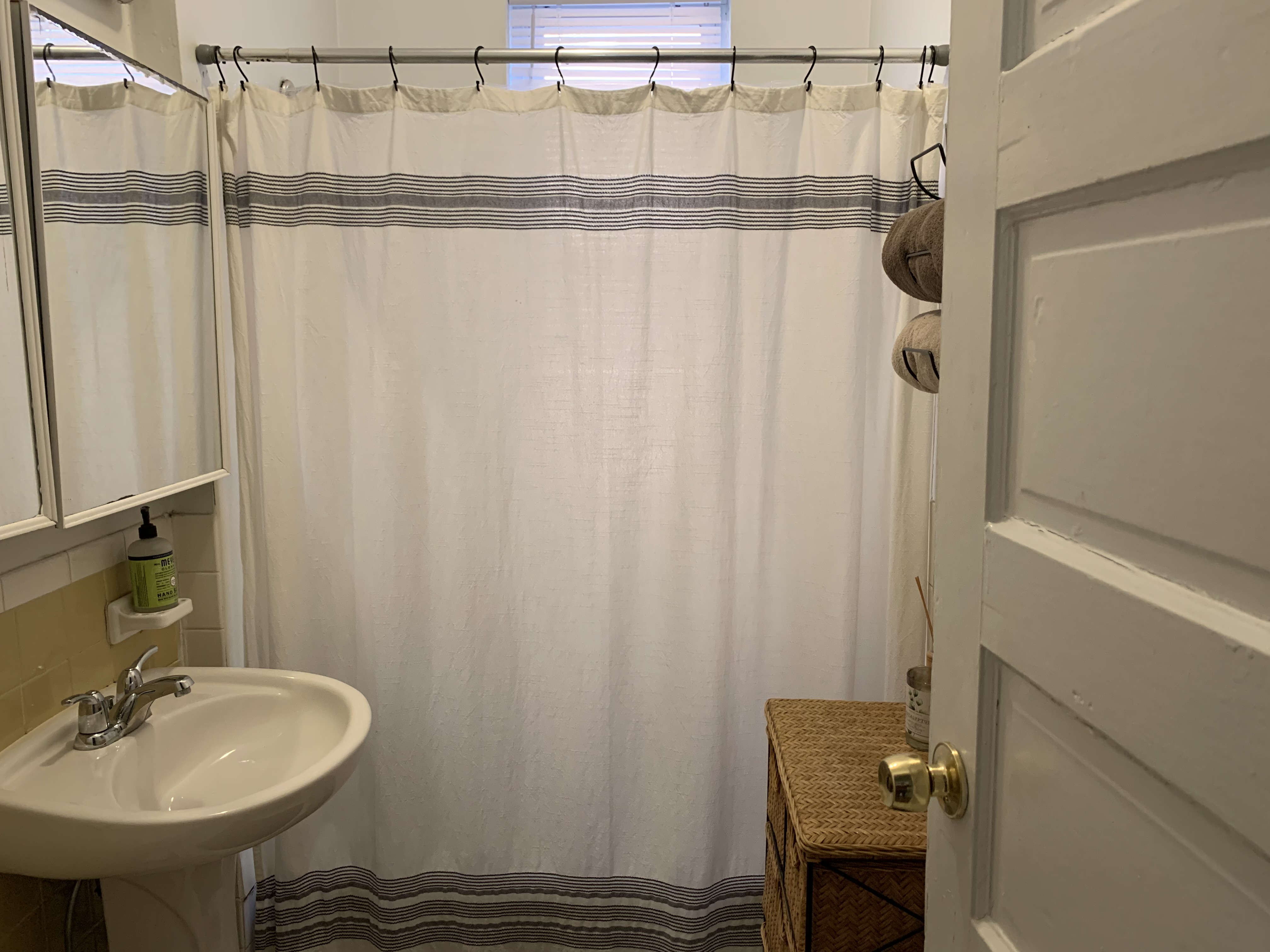 2 bed, 1 bath apartment for rent at 4 Litchfield St Unit 1, Allston — photo 8 of 9
