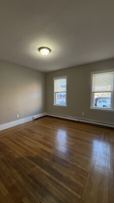 75 Division St., #1, Chelsea - ที่พักนักศึกษาในเคาน์ตี้ซัฟฟอล์ค - 1 Bed / 1 Bath