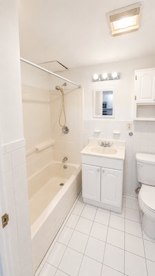 77 Division St., #2, Chelsea - ที่พักนักศึกษาในเคาน์ตี้ซัฟฟอล์ค - 1 Bed / 1 Bath